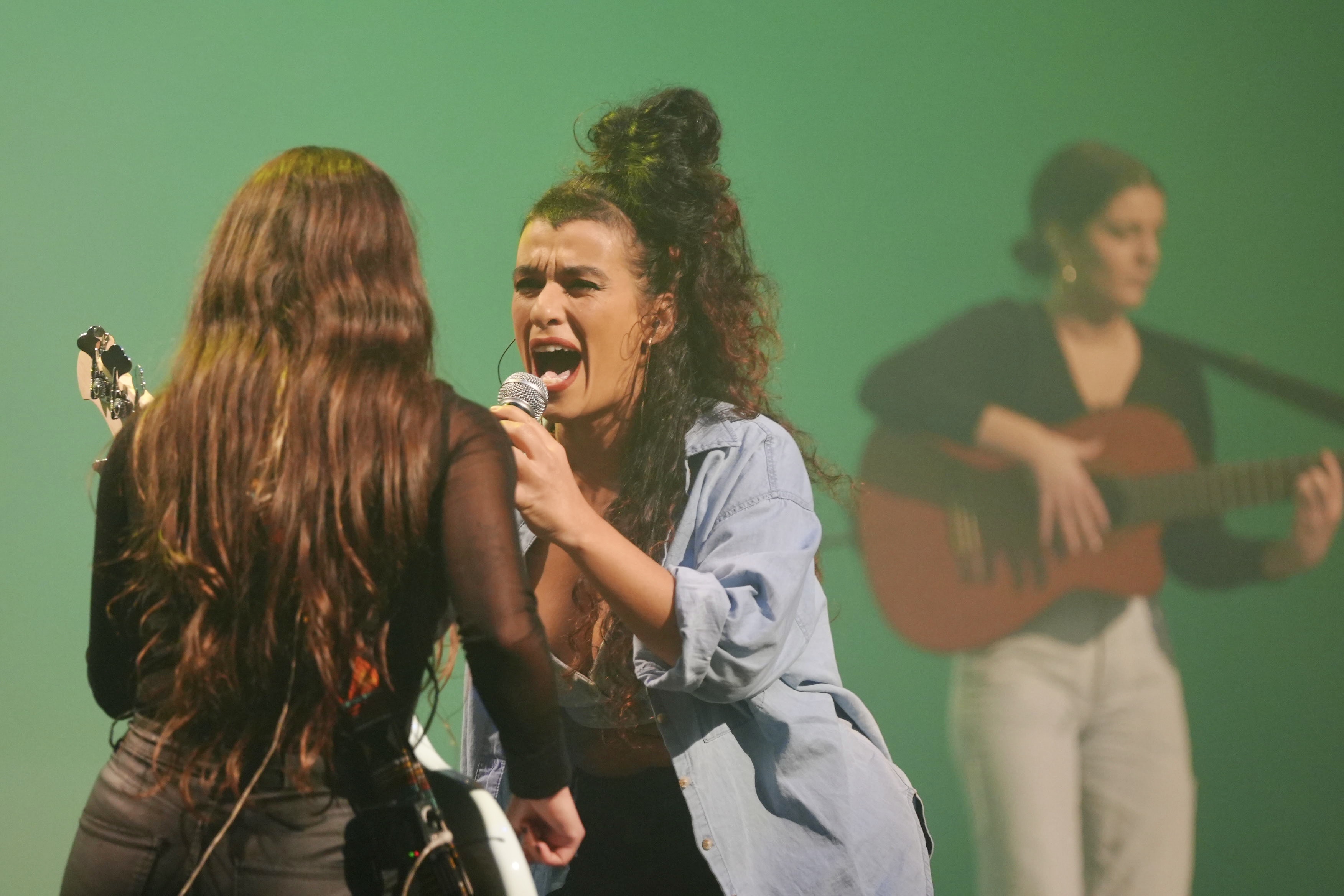 Una de les actuacions en directe, als XXI Premis ARC, amb Maruja Limón.