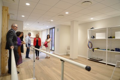L'alcalde i les regidores han pogut visitar les dependències del centre.