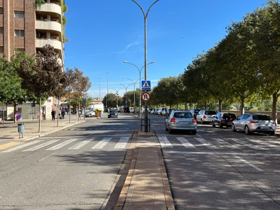 L’Ajuntament de Lleida ha començat els treballs per instal·lar un nou encreuament semafòric a l’avinguda del Segre. Està situat a la cruïlla amb el carrer General Brito amb l’objectiu de reforçar la seguretat dels vianants..