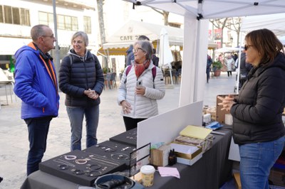 El Mercat de la Rambla dinamitza l’activitat dominical en aquesta zona de la ciutat.