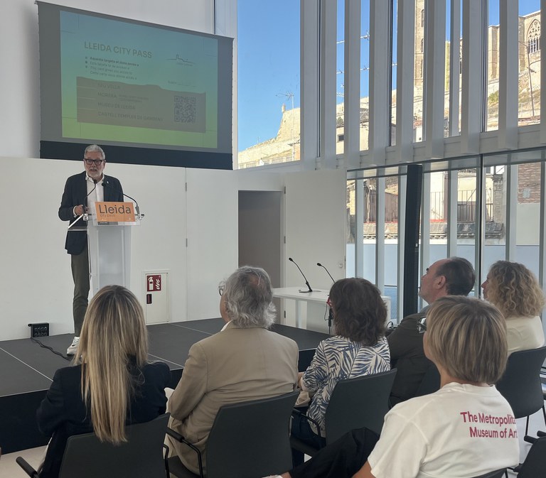 Larrosa en un moment de la presentació de la Lleida City Pass