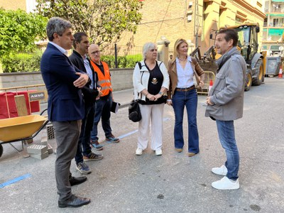 Les tinentes d'alcalde Begoña Iglesias i Carme Valls han visitat aquest matí l'obra.