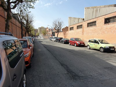 La vorera de l'avinguda Alacant (a la dreta) es renovarà i eixamplarà.