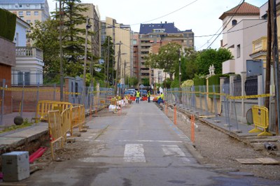 Vista del carrer Alfred Pereña, on les obres avancen a bon ritme.