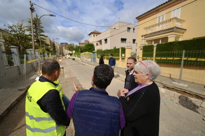 Un moment de la visita a les obres a Alfred Pereña.