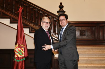 L'alcalde Larrosa ha rebut avui al ministre a l'Ajuntament.