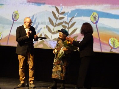 Rutllant i López han fet entrega del guardó del Premi Trajectòria de l'Animac 2023