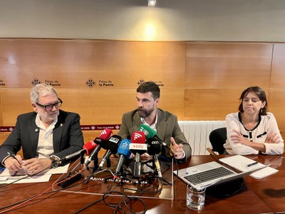 L'alcalde, Fèlix Larrosa, i el tinent d'alcalde, Carlos Enjuanes, durant la presentació del Pla Integral del Centre Històric.