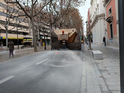 L’estesa de fundents també s’ha reforçat al llarg del recorregut de la Cavalcada.