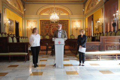 L'alcalde Larrosa, la regidora Bosch, i la comissionada Sanvicén en el decurs de la presentació.
