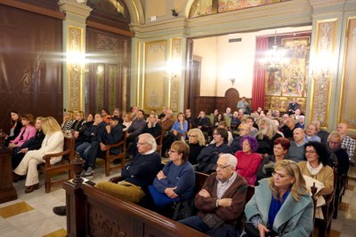 El Saló de Sessions s'ha omplert per escoltar les explicacions dels autors.