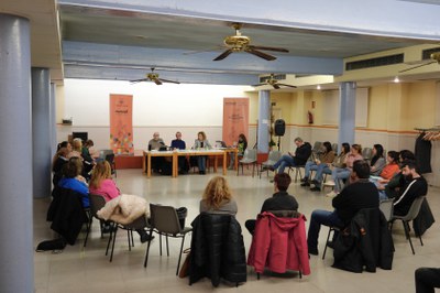 La reunió ha tingut lloc al centre cívic del barri.