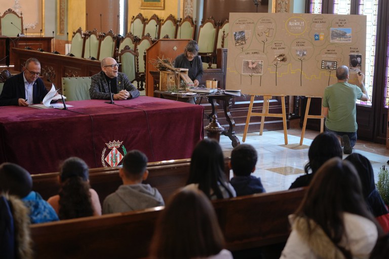 L'alcalde Miquel Pueyo i el regidor Jaume Rutllant han presidit l'acte de presentació dels projectes de l'Agenda 21 Escolar.