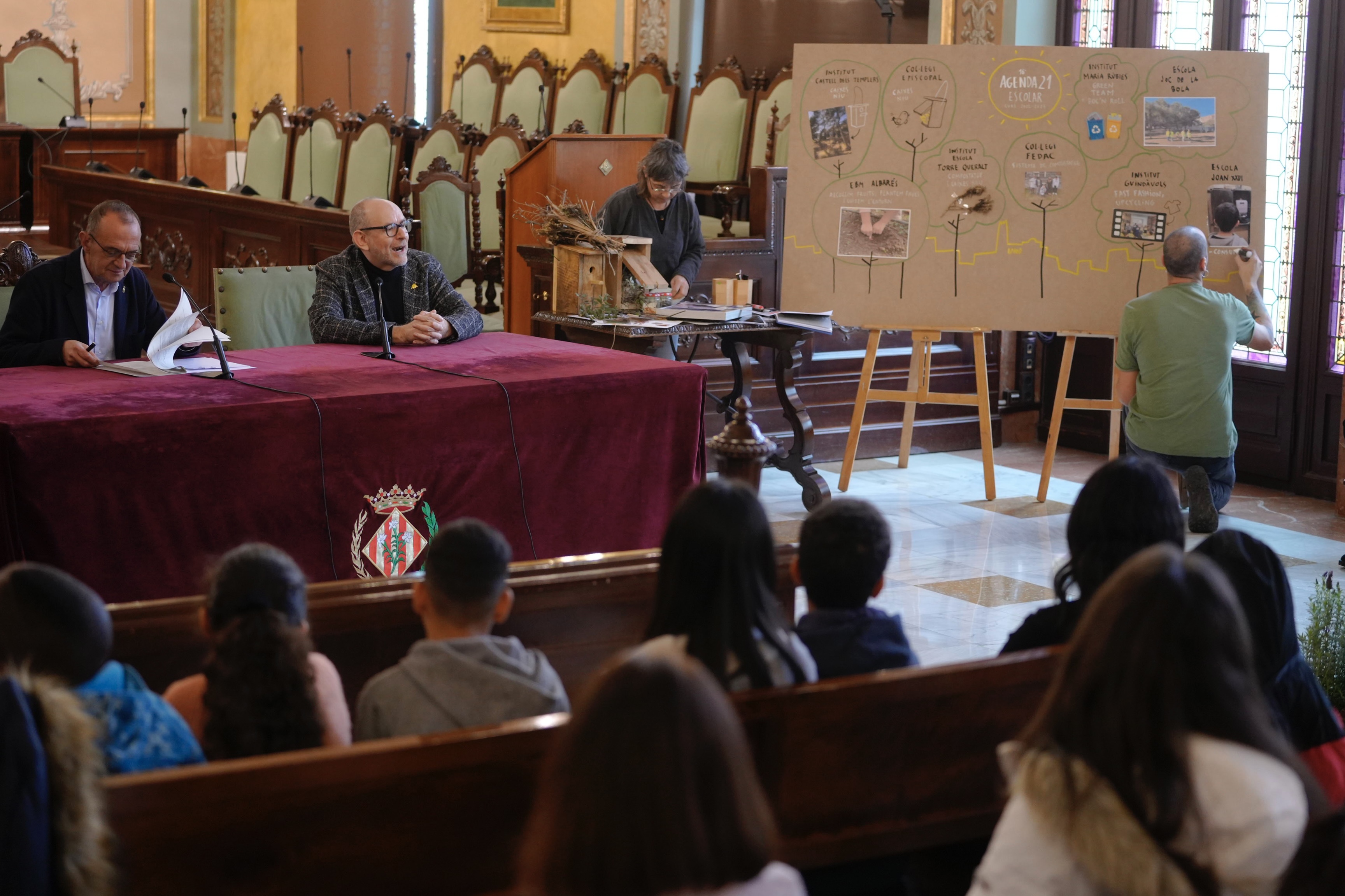 L'alcalde Miquel Pueyo i el regidor Jaume Rutllant han presidit l'acte de presentació dels projectes de l'Agenda 21 Escolar.