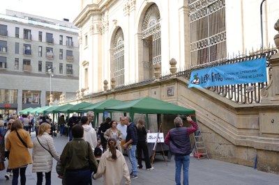 El mercat destinat a la literatura infantil i juvenil del festival "Lletra Petita"