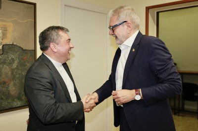 Larrosa ha saludat el bisbe electe.