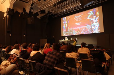 L'acte va començar amb la intervenció de la directora d'Animac, Carolina López, que va explicar en detall aquesta 27a edició d'Animac, dedicada a la creativitat llatinoamericana i que projectarà fins a 288 films.