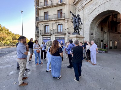 El tinent d'alcalde, Carlos Enjuanes, ha assistit a la nova visita guiada.
