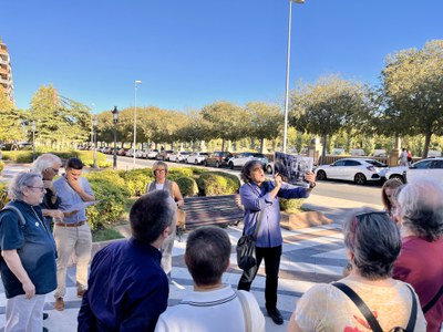 El grup ha fet parada a la plaça de la Pau.