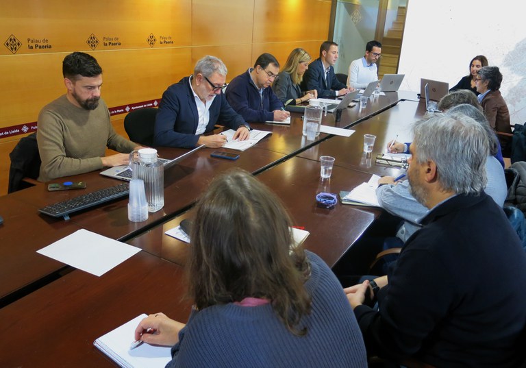 Els membres del Consorci per a les Personse sense Llar s’han reunit després de cinc anys i s’han emplaçat a fer una mirada conjunta per treballar pel sensellarisme, implicant el Tercer Sector i determinant el paper del Consorci en la implantació del Model d’Inclusió