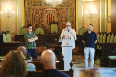 Fèlix Larrosa: “Són 20 anys d’amistats, experiències, cohesió social i recuperació del patrimoni històric i cultural del barri”.