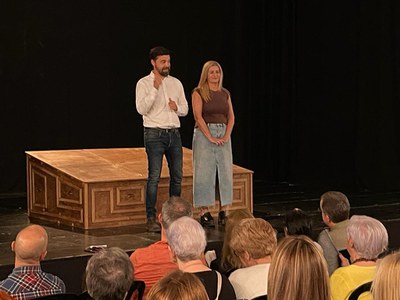 El tinent d'alcalde Carlos Enjuanes i la presidenta de l'AV de Magraners, Pilar Sánchez, van donar la benvinguda a l'acte..