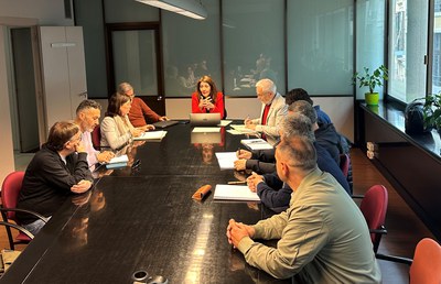 La tinenta d’alcalde i regidora de Seguretat, Mobilitat i Civisme, Cristina Morón, s’ha reunit aquest dijous amb el comitè d’empresa d’Autobusos de Lleida.