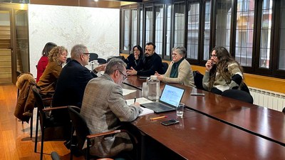 L'alcalde ha rebut els representants de la federació de l'Eix.