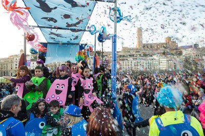 La ciutat es prepara per una nova Rua de Carnaval.