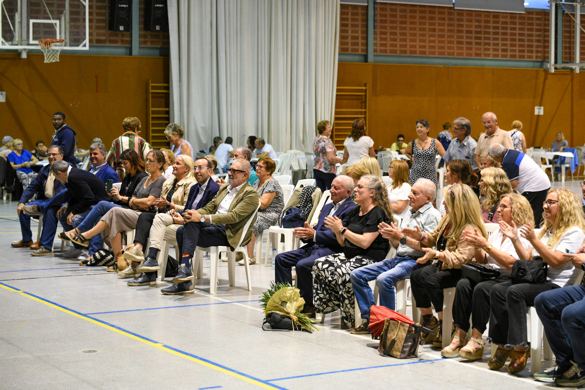 Gilart ha estat acompanyat de la seva família, veïns i veïnes, així com una nombrosa representació de regidors i regidores de la Corporació Municipal