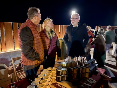 L'alcalde, Fèlix Larrosa, conversa amb productors de l'Horta.
