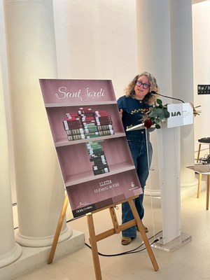 Bosch ha explicat el procés d'elaboració de la imatge de Sant Jordi, obra d’Andrea Caruceru.