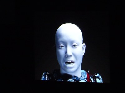 Un moment de l'espectacle “Inteligencia artificial, laberintos difusos y otras historias cibernéticas”.