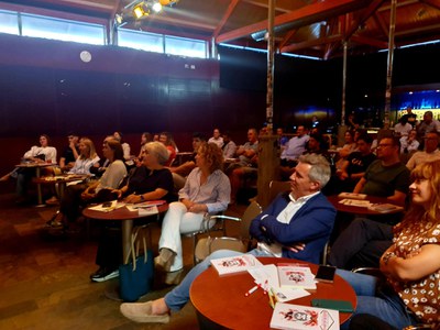 La tinent d’alcalde Carme Valls i la regidora de Cultura i Promoció de la Ciutat, Pilar Bosch, han assistit a l'esdeveniment.