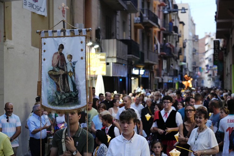 La Romeria ha realitzat un itinerari que els ha dut fins al Pati de les Comèdies, després de passar pels carrers de l’Eix Comercial