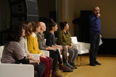 L'alcalde Miquel Pueyo ha assistit al col·loqui posterior a la projecció del documental "El Sostre Groc"..