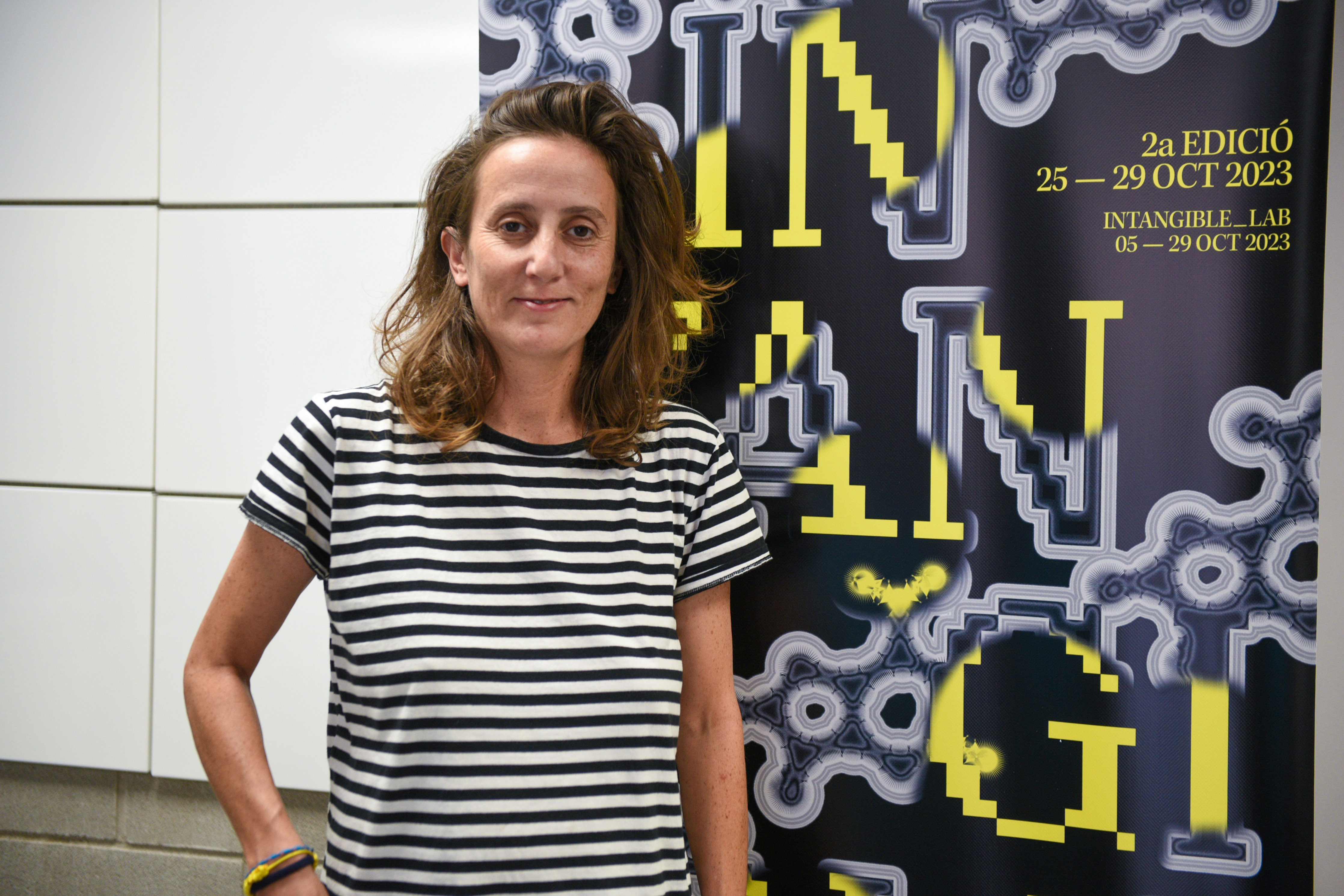 Alba G. Corral exposa la seva obra Papallona de l’Alfacada a la Sala d’Exposicions de l’Ajuntament de Lleida.