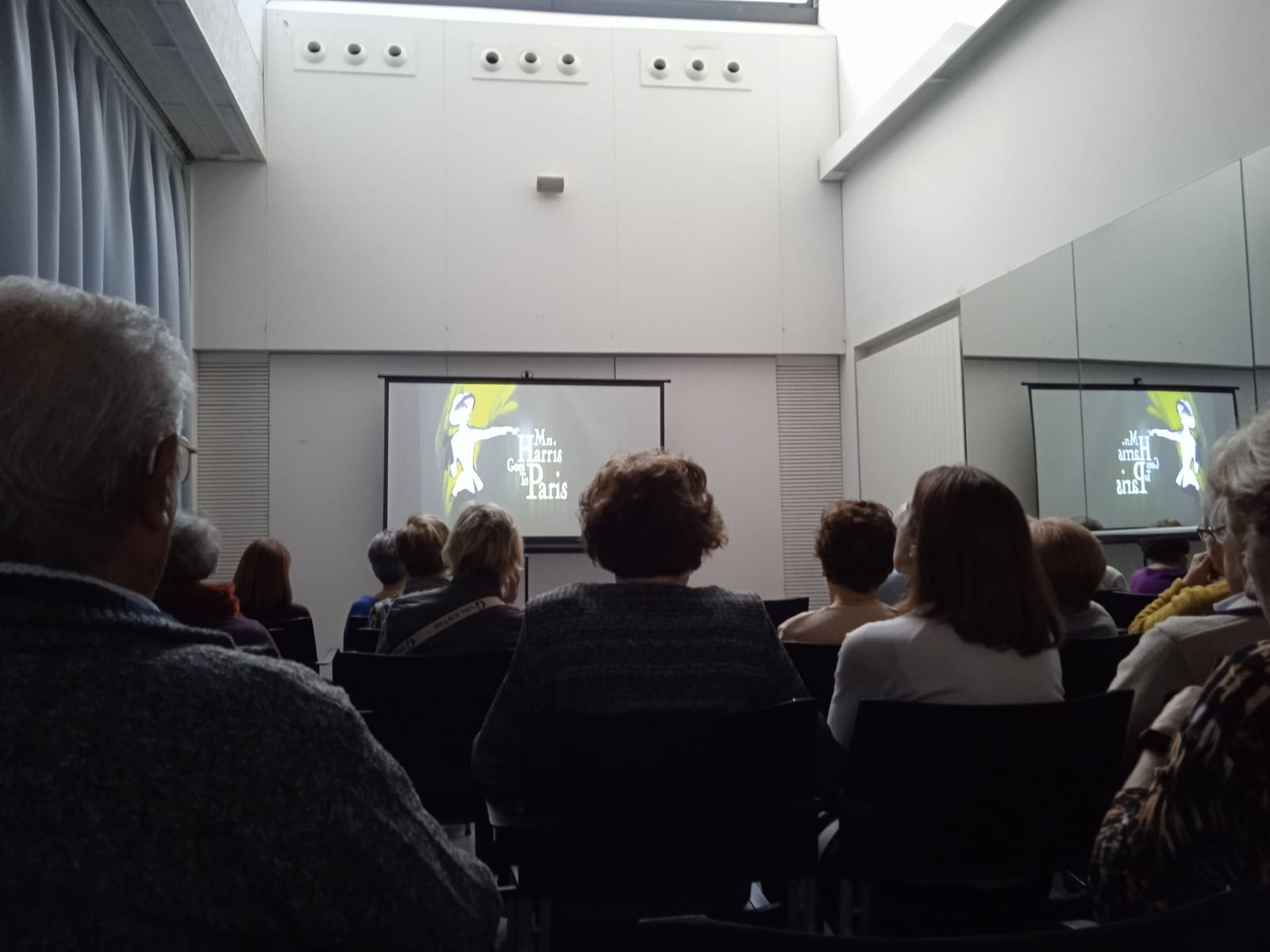 Cinefòrum "La Señora Harris va a París"