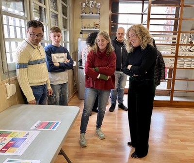 La regidora del barri 07, Pilar Bosch, amb membres destacats de les entitats del barri presenten la nova edició del FEST 07.