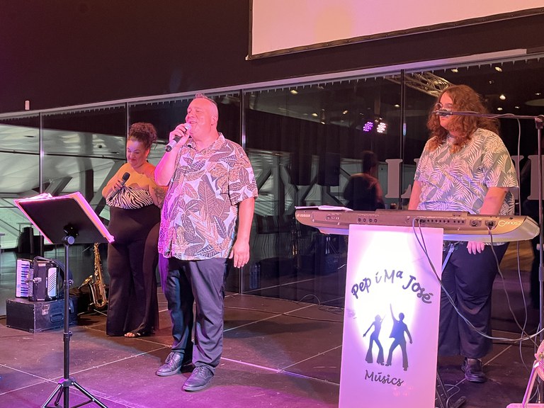 L'acompanyament musical d'aquesta sessió ha anat a càrrec de Pep i Maria José Músics