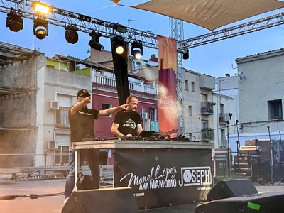 El Vespreig de superèxits, amb Dj Joseph i Dj Mamomo, s'ha viscut a la plaça del Dipòsit.