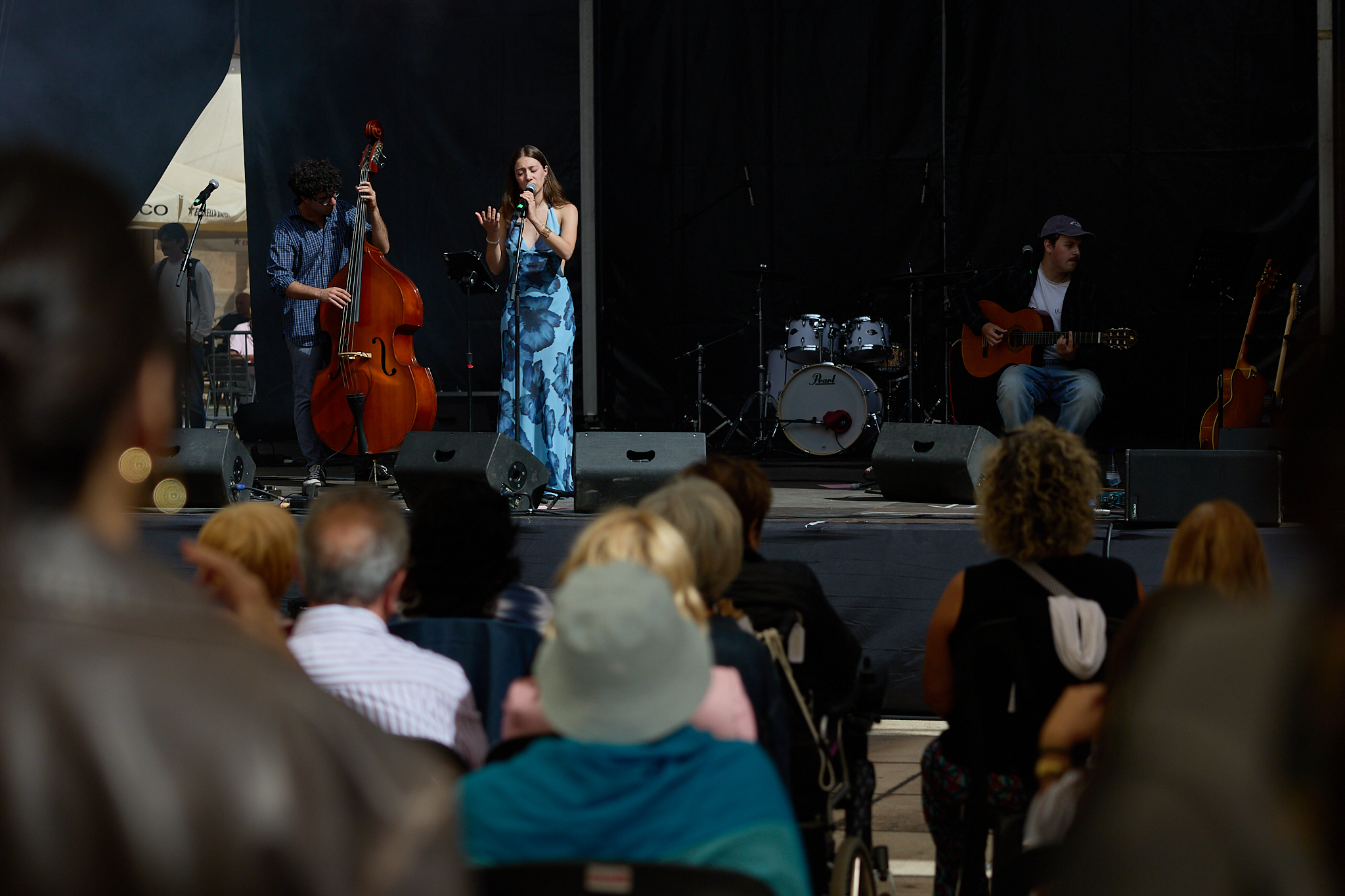 Ondina a l'escenari de la plaça Sant Joan