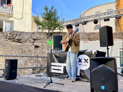 Lapiaz a l'escenari del carrer Cavallers.