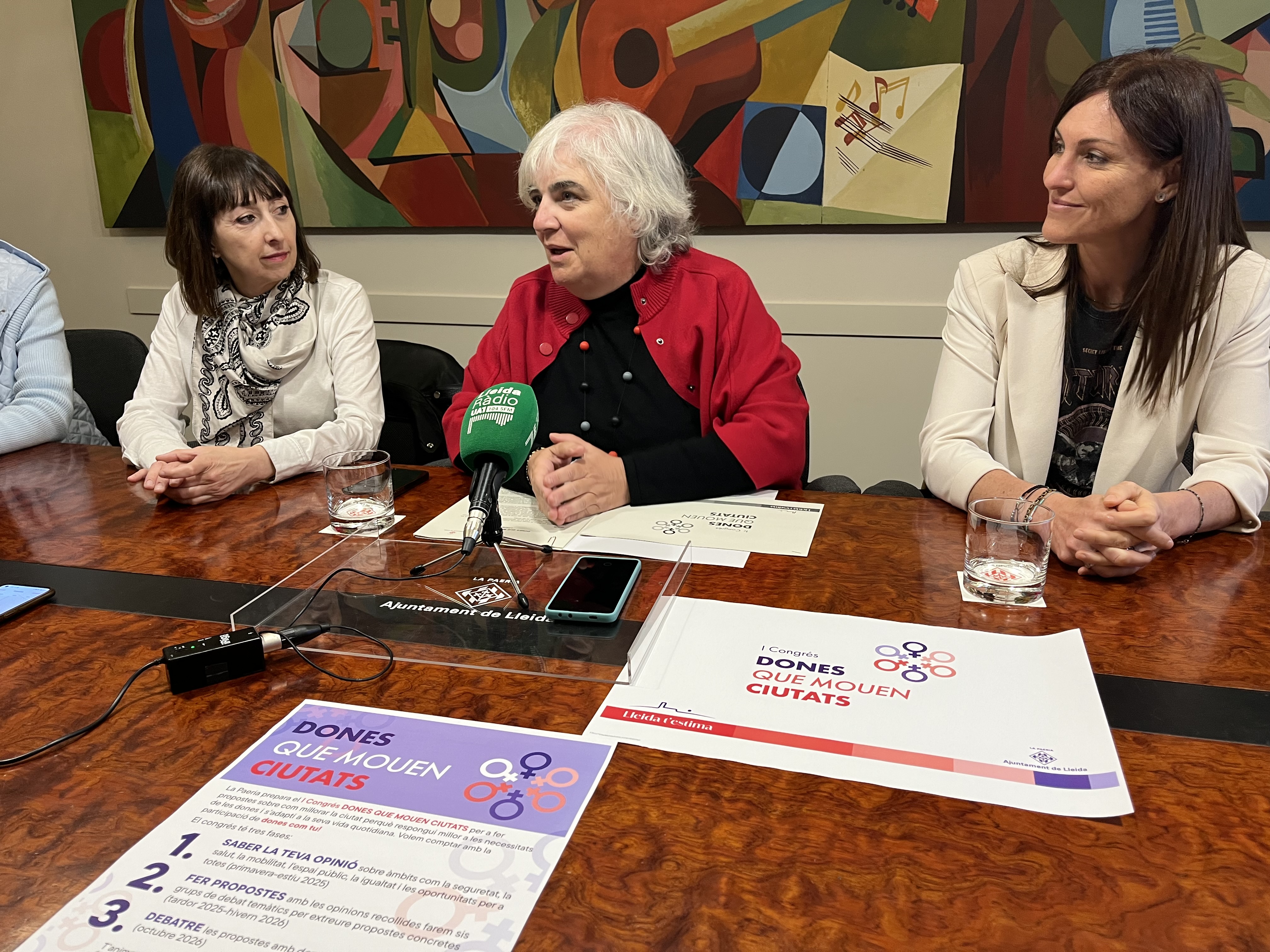 Valls i Martínez han presentat el I Congrés DONES QUE MOUEN CIUTATS