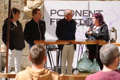 El certament es celebra durant tot el dia a la Plaça de la Catedral.