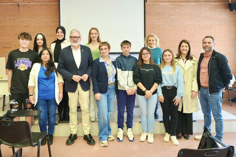 Un grup d’estudiants de l’INS Torre Vicens, seleccionades al concurs The Challenge by Educaixa per la creació d’un projecte per millorar la mobilitat sostenible a Lleida amb la creació de carrers per a vianants
