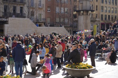 Centenars de persones han seguit la cursa que ha acabat a la plaça de Sant Joan.