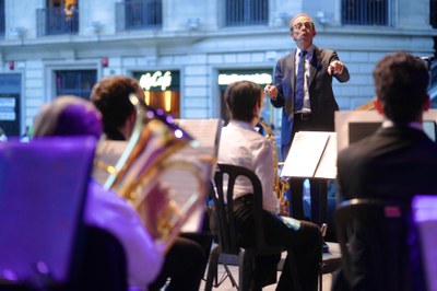 La Banda Municipal ha ofert un recorregut musical des del bolero al mambo, passant pel pasdoble, pel tango i des de la rumba fins al txa txa txá.