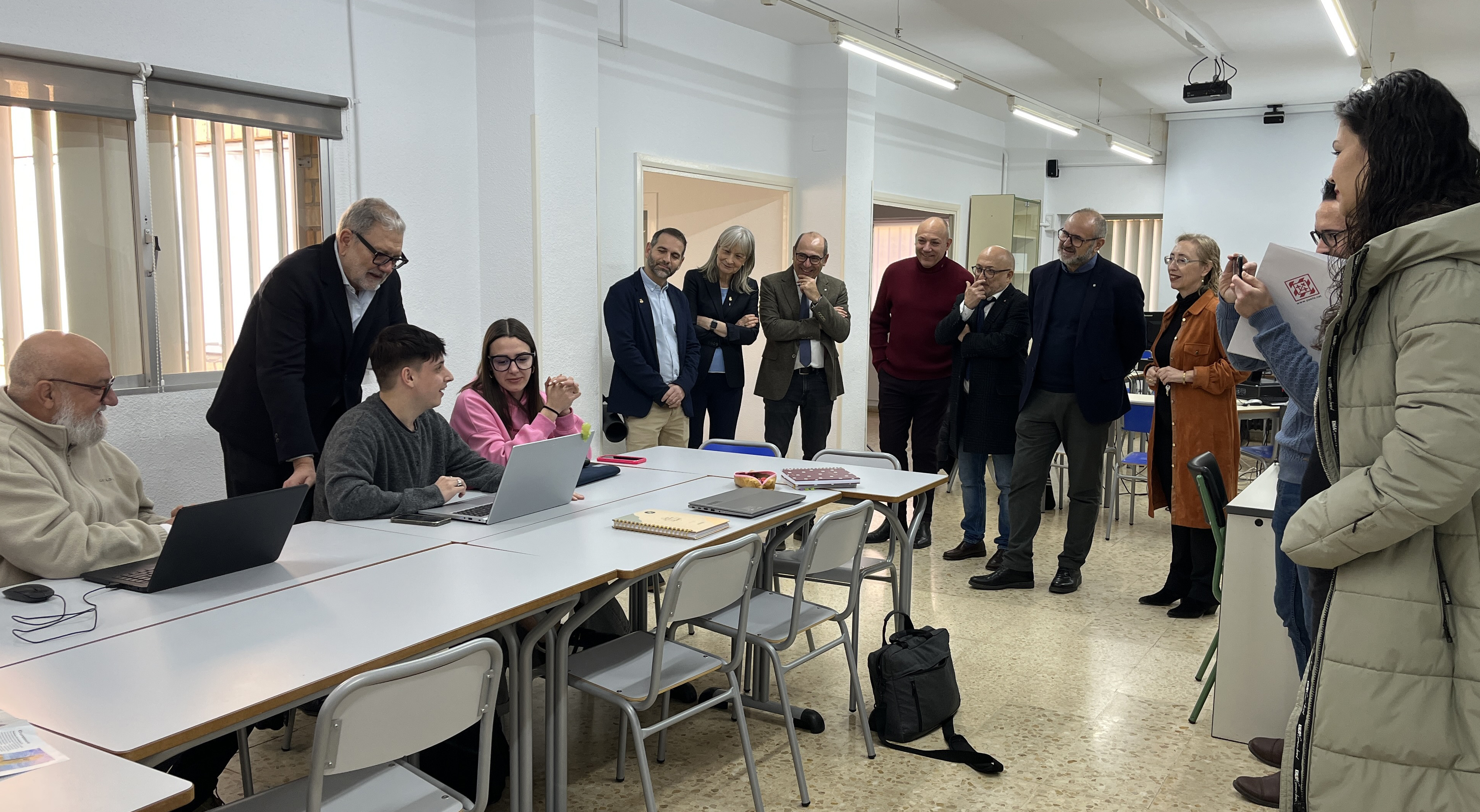 L'alcalde Larrosa ha visitat l’Escola d’Hoteleria i Turisme per impulsar el centre i potenciar l’FP per atendre les necessitats del sector