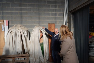 A les instal·lacions de la brigada, s'hi guarden materials diversos de construcció, elements de jocs infantils, etc..